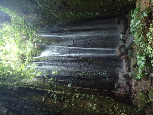 Pura-gunung-kawi-cascade
