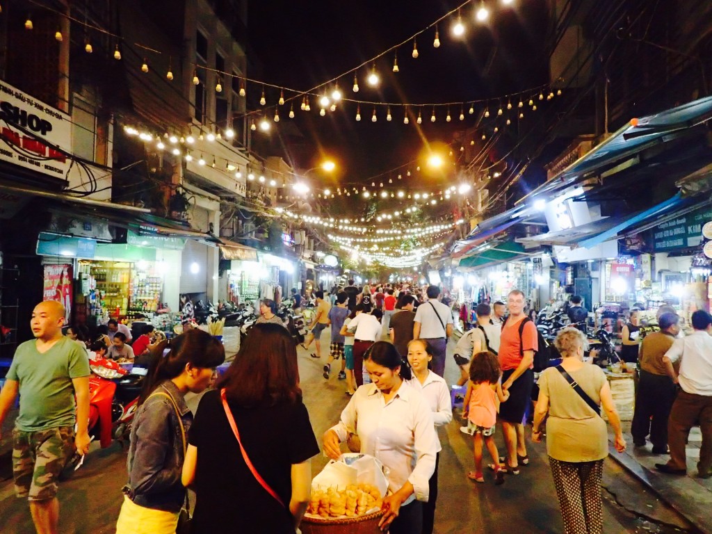 Hanoi-night-market