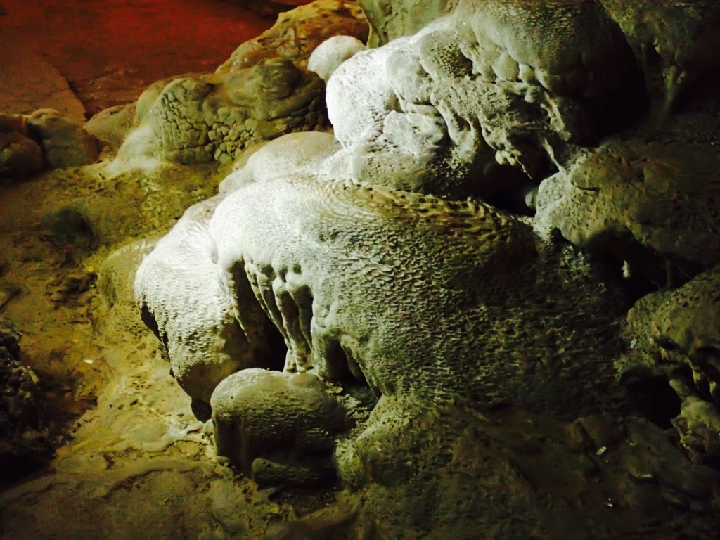 Ha-long-stalagmites