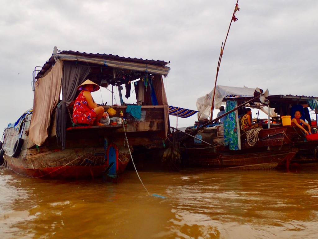 Mercados-flotantes-Mekong-Cai-Rang-Phong-Dien-vendedores